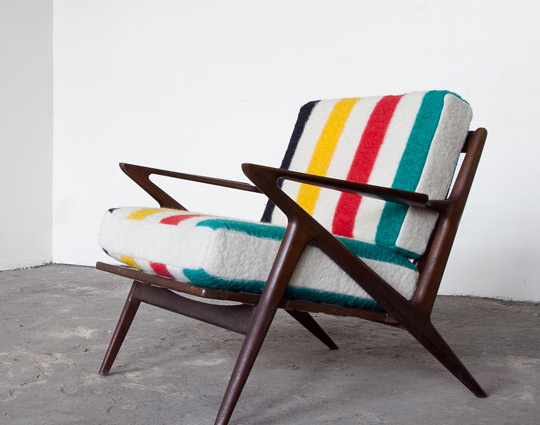 sit-read-hudston-bay-blanket-chair-2